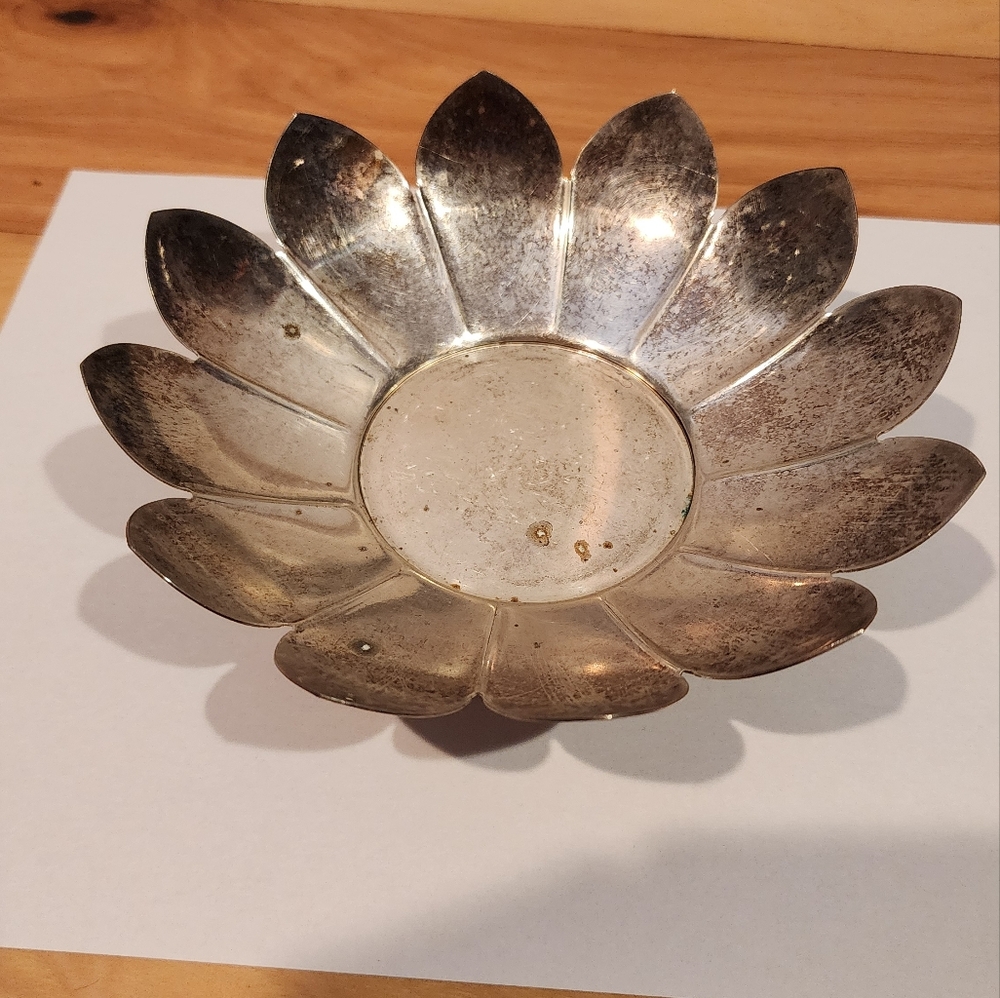 Leonard Vintage Silver Plate Lotus Dish